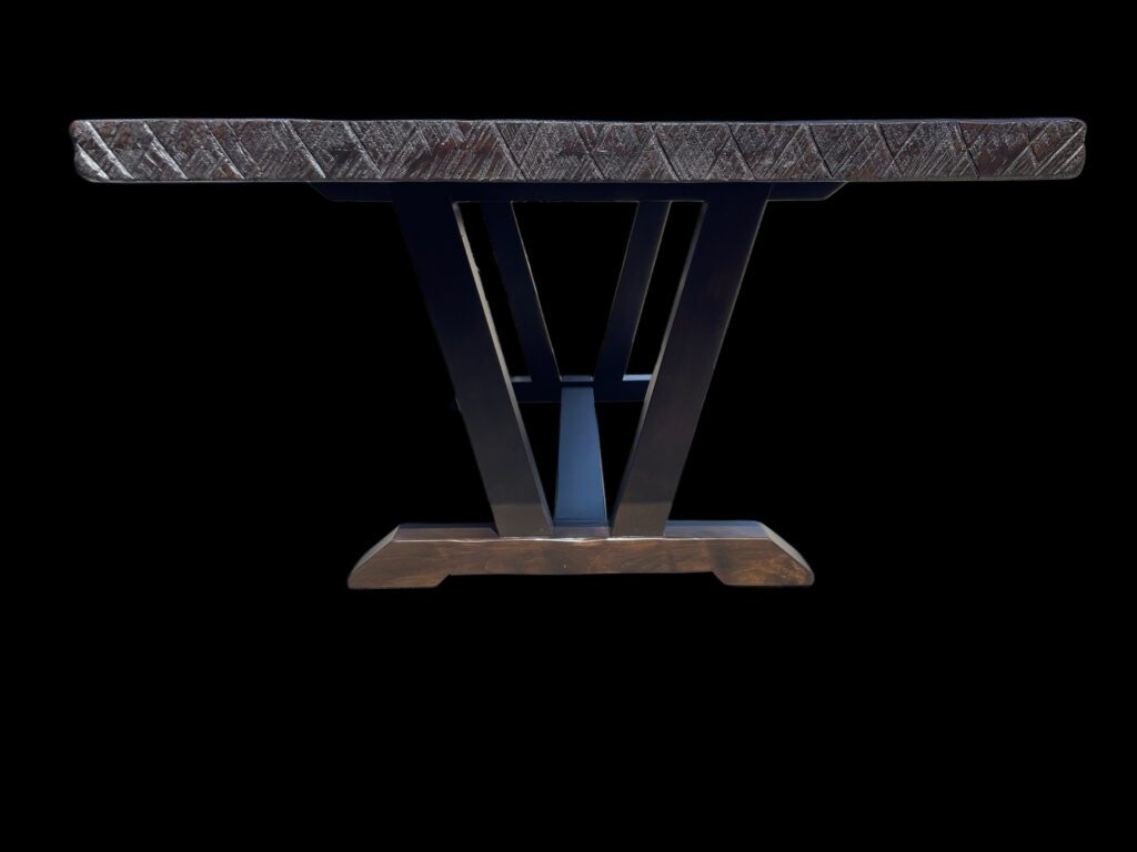V Base-Hand planned-chainsaw edge